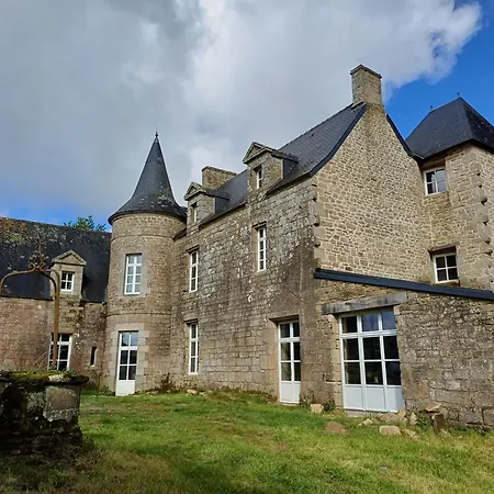 Holiday home Chateau De Kerouallan